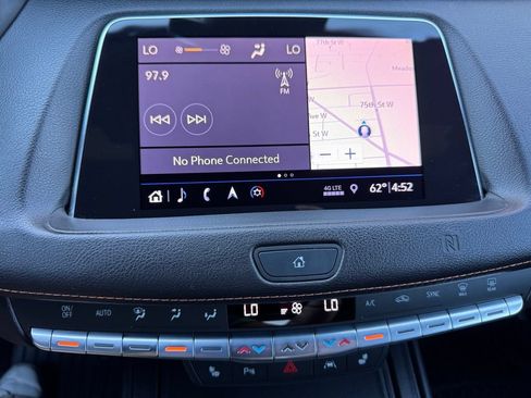 Used 2019 Cadillac XT4 Sport w/ Cold Weather Package AWD/4WD image 25