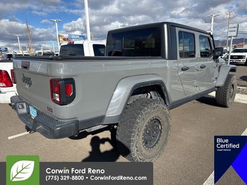 Used 2021 Jeep Gladiator Willys image 5