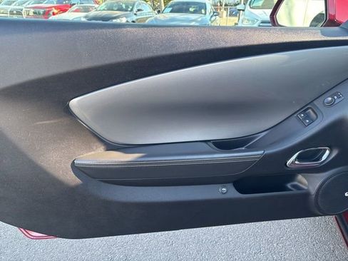 Used 2011 Chevrolet Camaro SS image 11