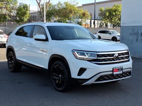 Used 2023 Volkswagen Atlas Cross Sport SE image 3