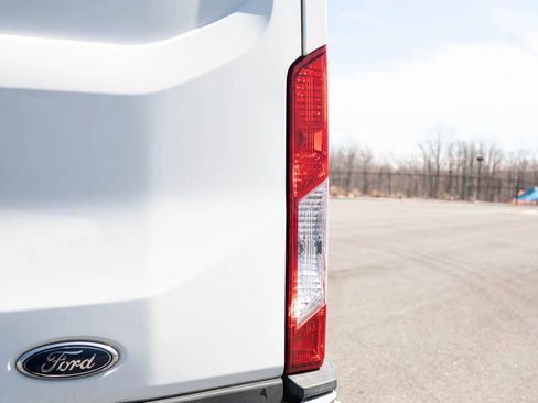 Used 2016 Ford Transit 250 Medium Roof w/Sliding Side Doo image 12