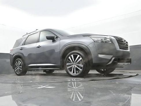 Used 2025 Nissan Pathfinder Platinum w/ Cargo Package FWD image 25