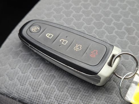 Used 2019 Ford Escape SE AWD/4WD image 37
