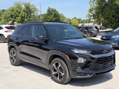 Used 2021 Chevrolet TrailBlazer RS w/ Technology Package AWD/4WD image 3