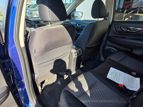 Used 2020 Nissan Rogue SV image 19