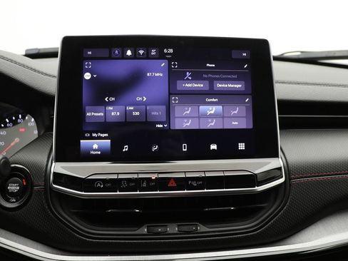 Used 2024 Jeep Compass Trailhawk image 21