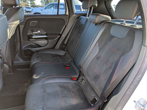 Used 2025 Mercedes-Benz GLA 250 image 32