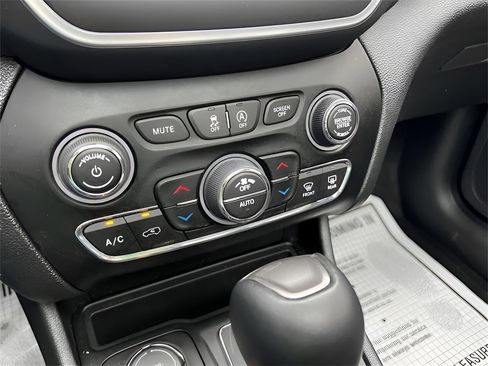 Used 2023 Jeep Cherokee Altitude Lux w/ Lux Elite Package image 26