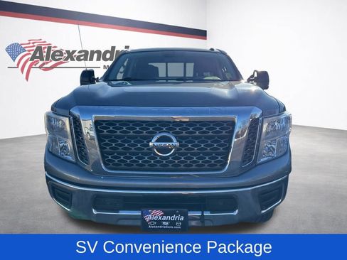 Used 2018 Nissan Titan SV w/ SV Convenience Package AWD/4WD image 2
