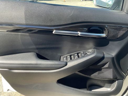 Used 2025 Kia Seltos S image 18