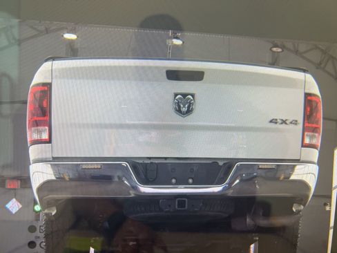 Used 2020 RAM 1500 Tradesman w/ Chrome Appearance Group image 19