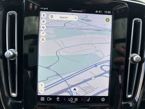 Certified 2023 Volvo XC40 B5 Plus w/ Climate Package image 23