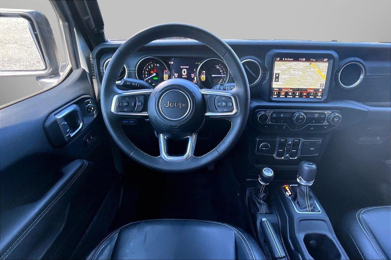 Used 2023 Jeep Wrangler Unlimited Sahara w/ Cold Weather Group AWD/4WD image 10