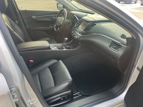 Used 2018 Chevrolet Impala LT image 8