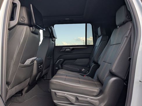 New 2026 Chevrolet Suburban High Country image 18