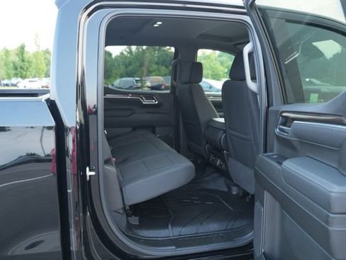 Used 2025 Chevrolet Silverado 1500 LT AWD/4WD image 21