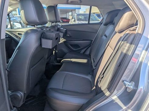 Used 2019 Chevrolet Trax LT w/ LT Convenience Package image 9