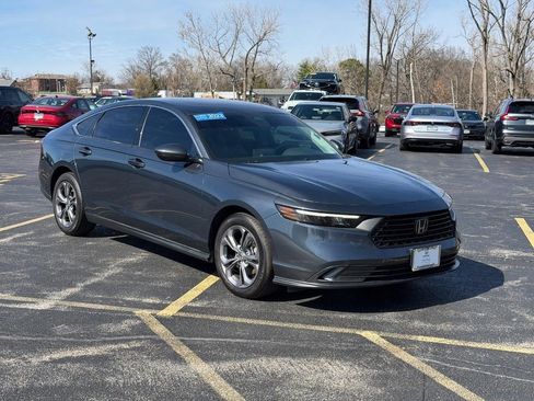 Used 2023 Honda Accord EX image 2