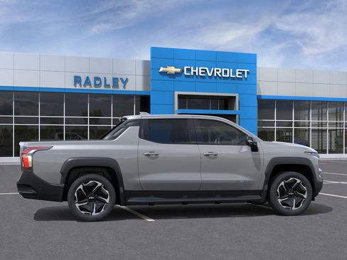 New 2026 Chevrolet Silverado EV LT image 5