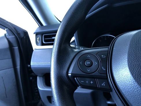 Certified 2022 Toyota RAV4 LE image 25