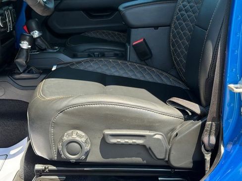 Used 2023 Jeep Gladiator Overland image 14