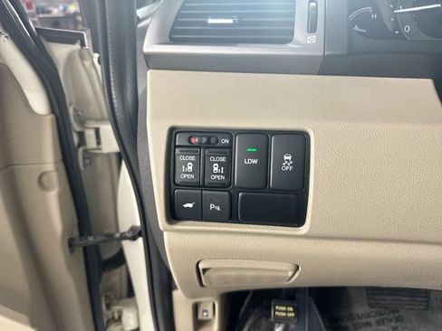 Used 2015 Honda Odyssey Touring Elite image 14