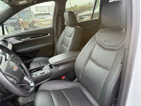 Used 2024 Cadillac XT6 Premium Luxury image 3