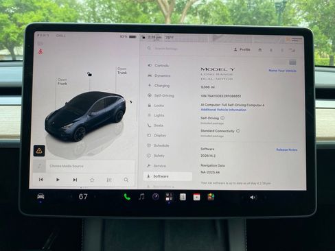 Used 2024 Tesla Model Y Long Range AWD/4WD image 2