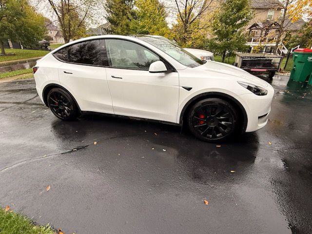 Used 2023 Tesla Model Y Performance AWD/4WD image 2