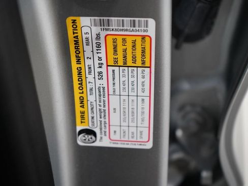 Used 2024 Ford Explorer XLT w/ Equipment Group 202A AWD/4WD image 38