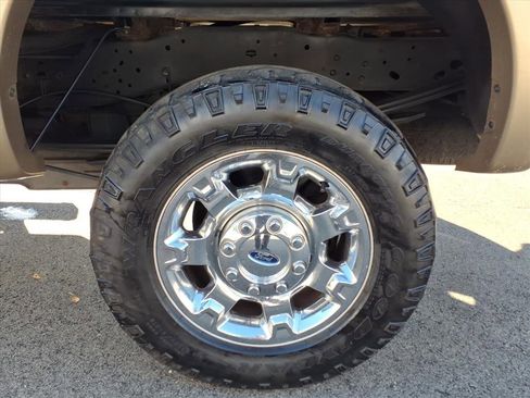 Used 2014 Ford F250 Lariat w/ Chrome Package image 7