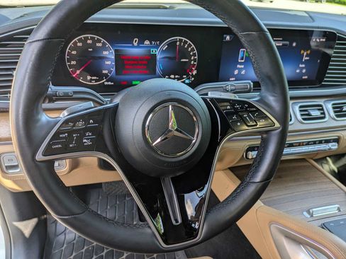 Used 2024 Mercedes-Benz GLE 450e 4MATIC image 9