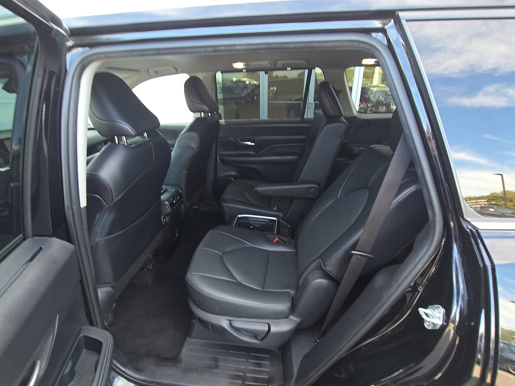 Certified 2025 Toyota Grand Highlander AWD image 11
