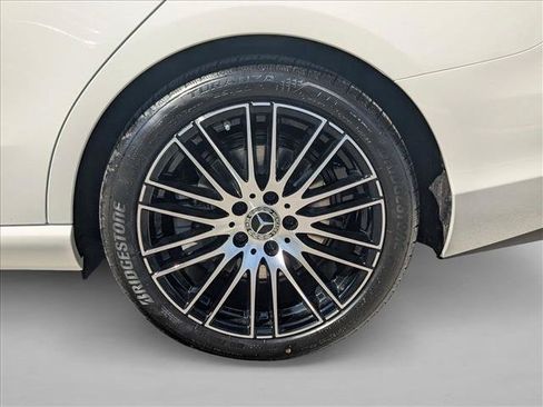 Used 2026 Mercedes-Benz C 300 Sedan image 9