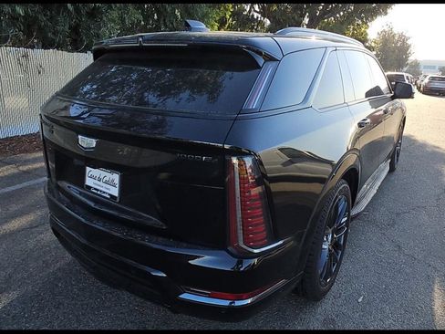 Used 2025 Cadillac Escalade IQ Sport 1 w/ LPO, ONYX Package AWD/4WD image 7