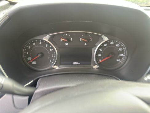 Used 2024 Chevrolet Equinox RS image 3