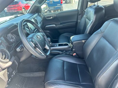 Used 2023 Toyota Tacoma TRD Off-Road w/ TRD Premium Off Road Package AWD/4WD image 20