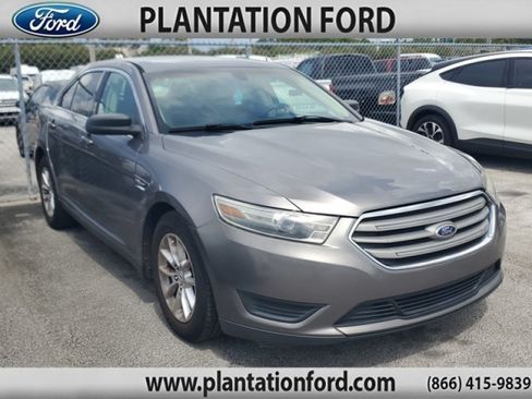 Used 2014 Ford Taurus SE FWD image 1
