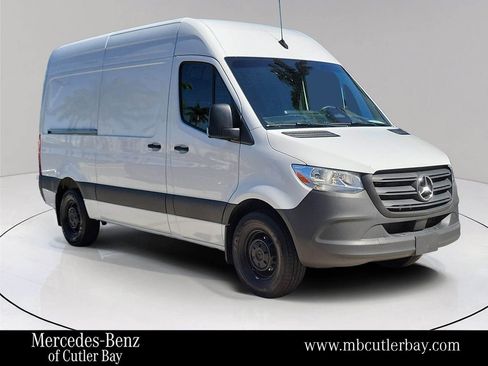 Used 2025 Mercedes-Benz Sprinter 2500 image 1