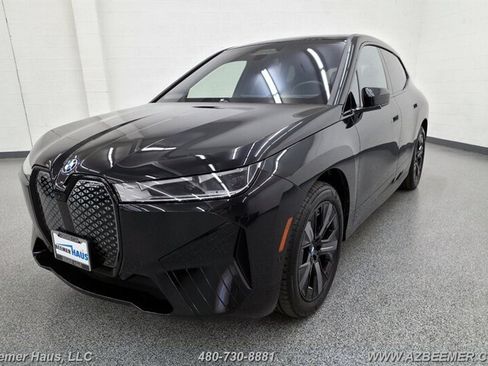 Used 2024 BMW iX xDrive50 w/ Premium Package AWD/4WD image 2