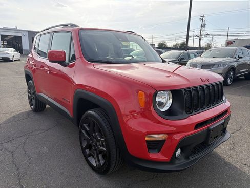 Used 2022 Jeep Renegade Latitude w/ Sun/Sound Group image 7