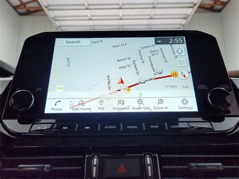 Used 2025 Nissan Pathfinder Platinum w/ Black Appearance Package image 31