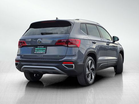 Used 2024 Volkswagen Taos SE image 4