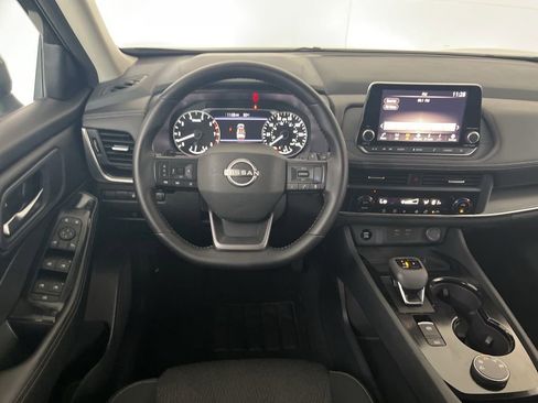 Used 2025 Nissan Rogue SV AWD/4WD image 33