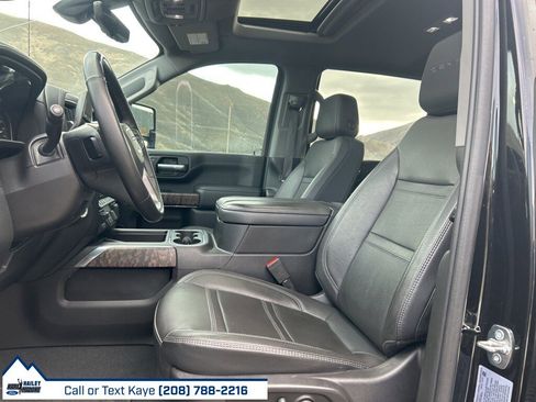 Used 2023 GMC Sierra 3500 Denali w/ Denali Ultimate Package image 20