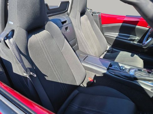 Used 2021 MAZDA MX-5 Miata Club RWD image 43