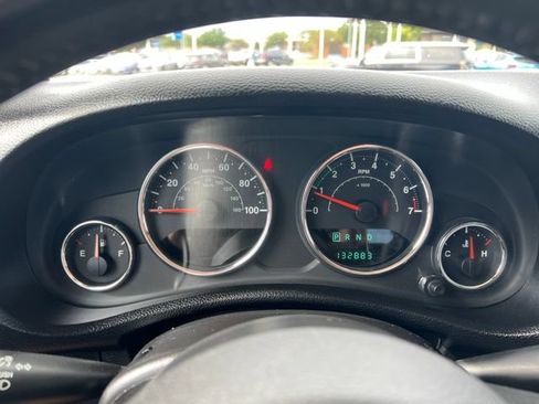 Used 2013 Jeep Wrangler Unlimited Sahara w/ Connectivity Group AWD/4WD image 21