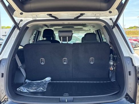 Used 2026 Hyundai Palisade Limited image 12