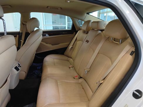 Used 2015 Hyundai Genesis 3.8 image 11
