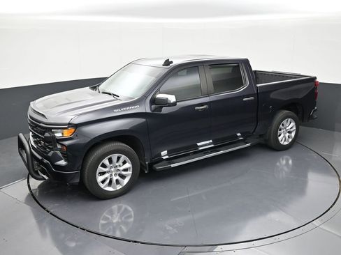 Used 2023 Chevrolet Silverado 1500 Custom image 12